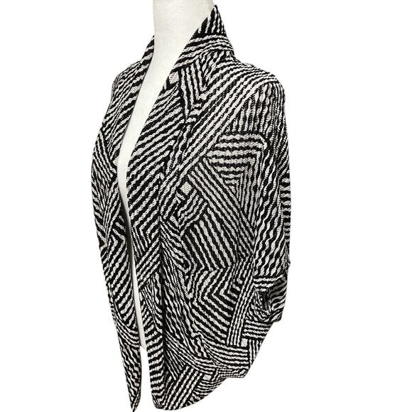 Women’s Open Front Cocoon Cardigan Size M Oversized Geometric Print Light Weight - Picture 2 of 6